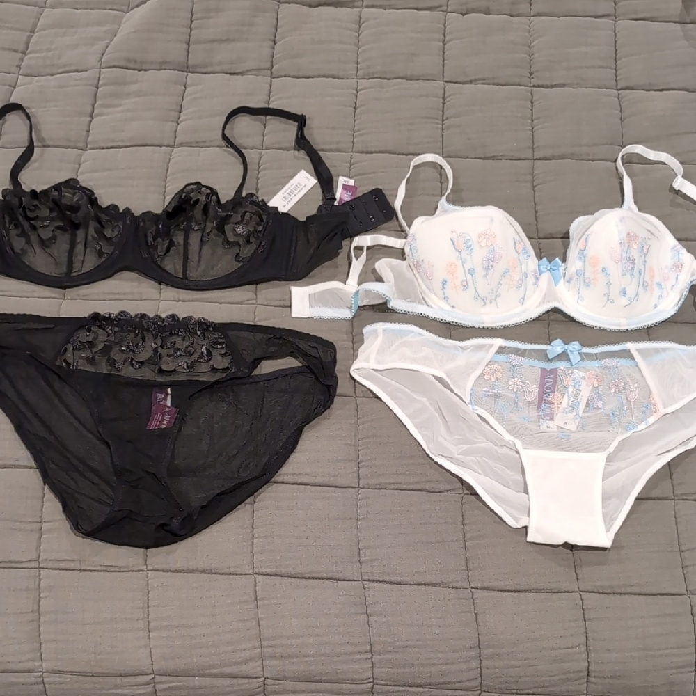 Elegant Black and White Lace Lingerie Set